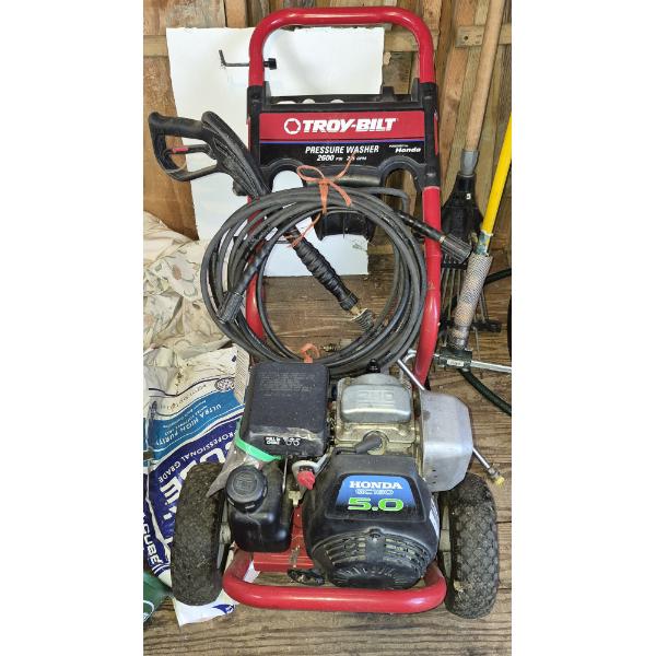 PICKUP IN CANTON - EXCELLENT "TROY BUILT" 2600 PSI PRESSURE WASHER - "HONDA" MOTOR - WITH HOSE
