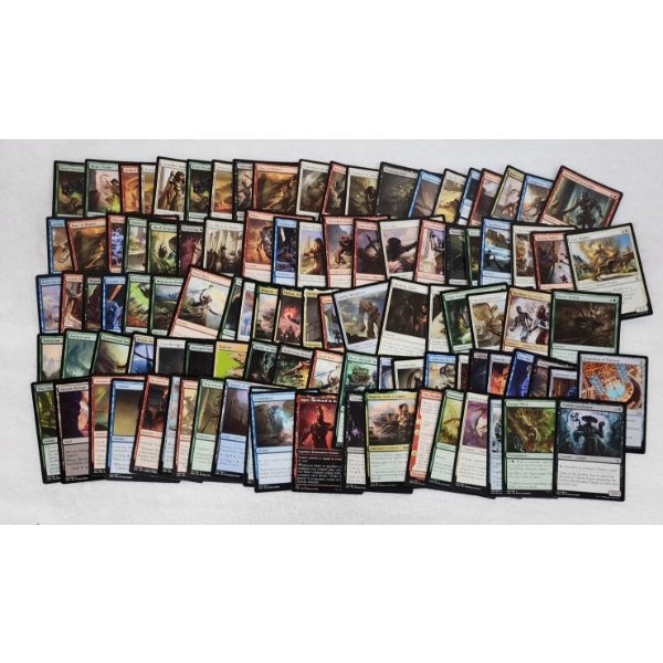 Over 100 Assorted MTG Magic the Gathering Trading Cards 