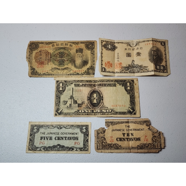 5 Assorted WWII Japanese Invasion Money Banknotes