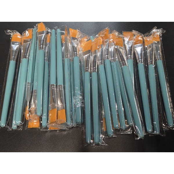 Brand New 3/4'' Paint Brushes