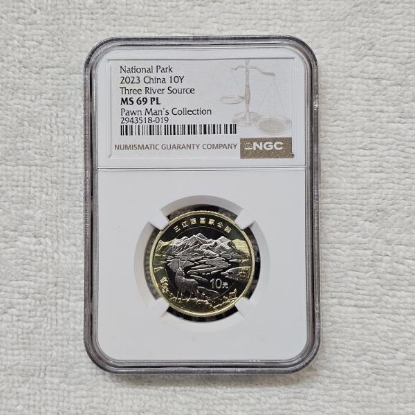 2023 People's Republic of China 10 Yuan (10Y) Commemorative Coin Hand-Signed by Pawn Man, Evan Kail