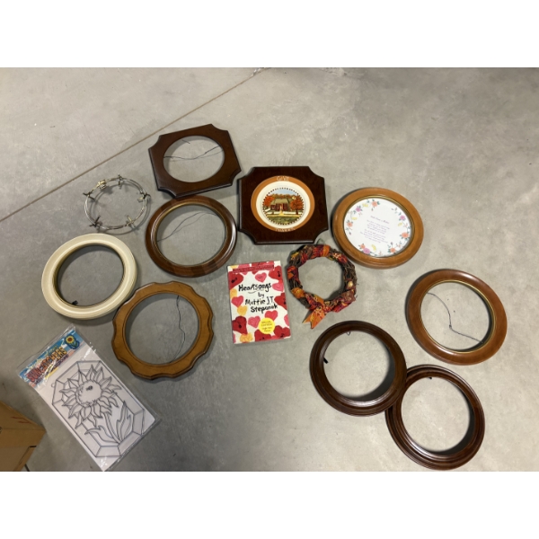 *Pick Up At Mantua Home-No Shipping Available*  - Tons of Wooden Circle Photo Frames 