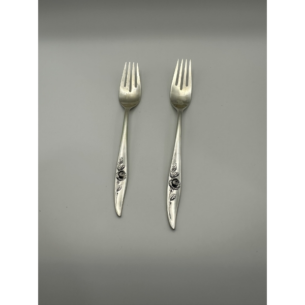 Oneida Heirloom Sterling Silver Forks - 85.1 Grams