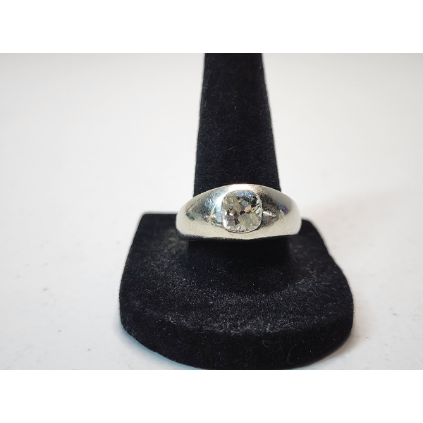 Stunning 14K White Gold Solitaire Ring - Size 9 - TW: 10.9g