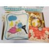 Image 2 : Vintage 1960's Barbie Luncheon Embroidery Set & Heinz 57 Cook Book