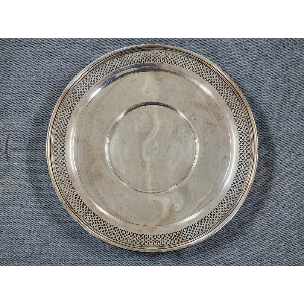 INCREDIBLE *STERLING SILVER* *TIFFANY & CO* Vintage Plate Weighing 473 Grams ~ About 9 Inch Diameter