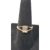 Image 1 : 14K Yellow Gold Ring With Clear Baguette Cut Stone - Size 6 - Weight: 1.5g