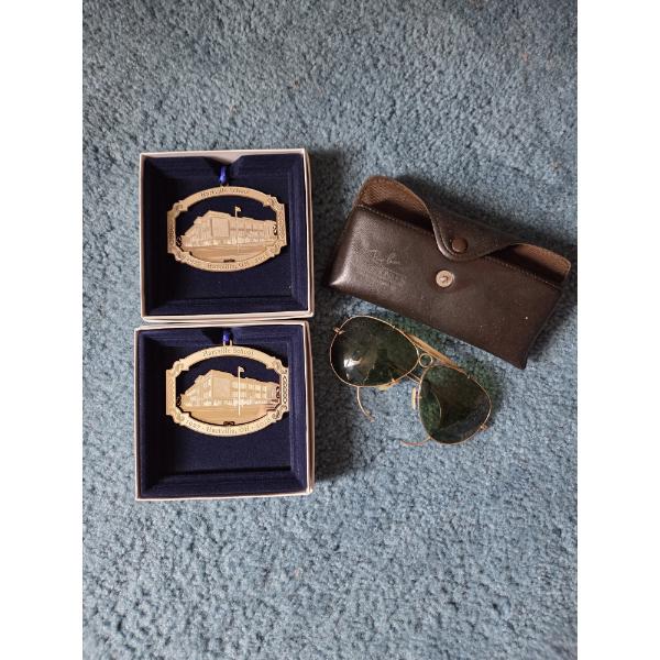 PICKUP IN CANTON - Excellent Condition Vintage Rayban Sunglasses With Leather Case And Two Boxed Har