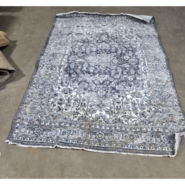 Pick Up Off Site- 115 Ely St. Alliance Oh. Beautiful 5'x7' Area Rug