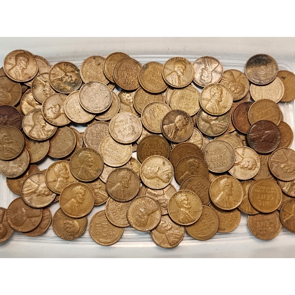 Approx. $1.00 Face Value of Assorted 1940's Lincoln Wheat Pennies