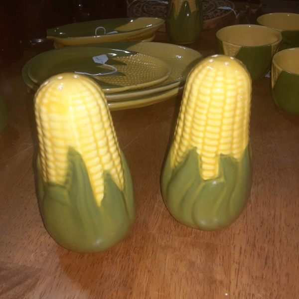 Vintage Very Desireable "SHAWNEE" Corn Pottery   5 1/2 Inch Salt & Pepper Shakers