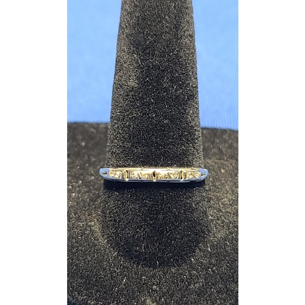 Women's 18K White Gold Ring - Back Is Cut - Weight: 1.1g