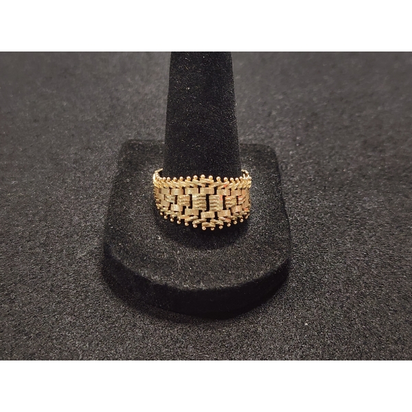 14K Gold Ring Unique & Intricate Design Size 11 Total Weight: 4.2g