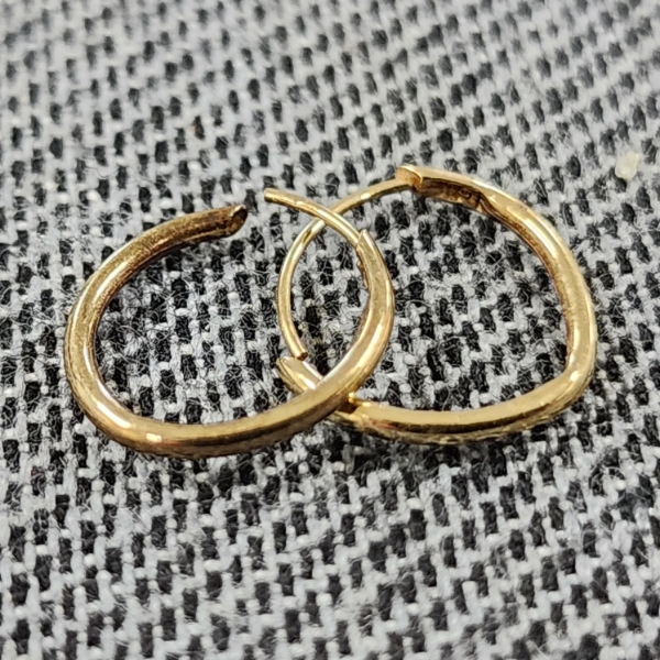 10K Yellow Gold Endless Sleeper Hoop Earrings Weighing 0.3 Grams