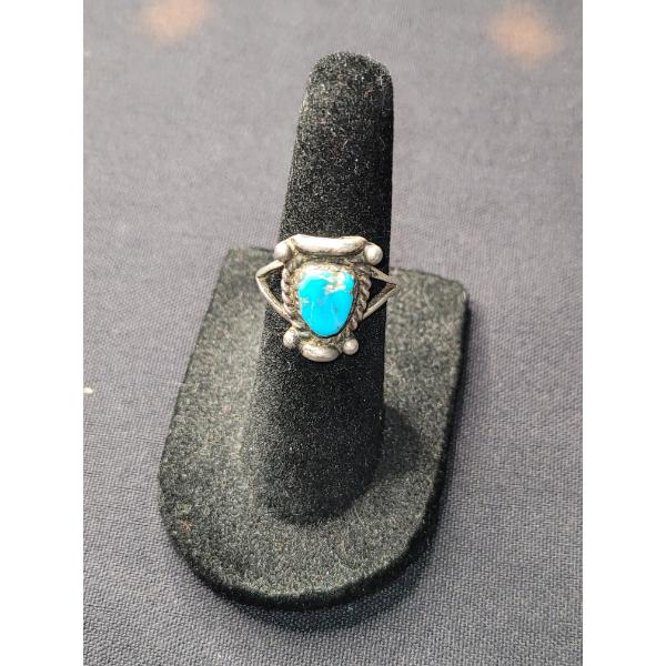 Sterling Silver Turquois Ring - Size 4 1/2 - 3.8 Grams 