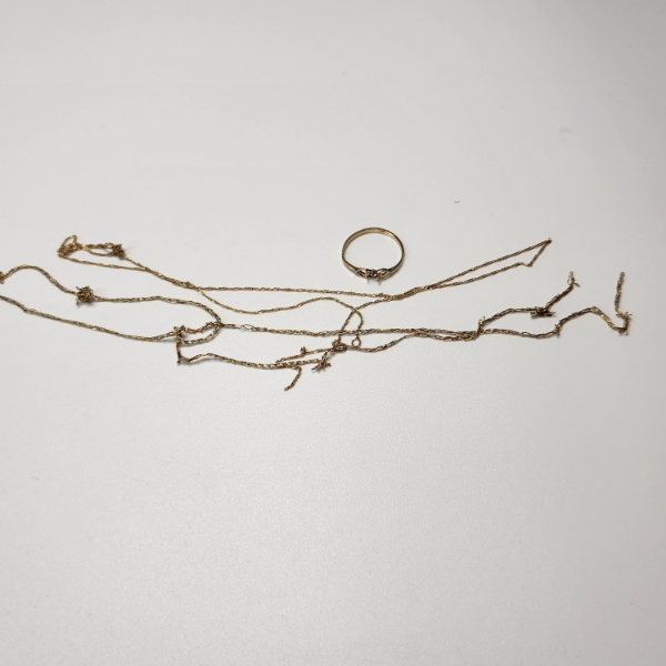 10K Yellow Gold Scrap Chain and Ring - TW: 3.5g