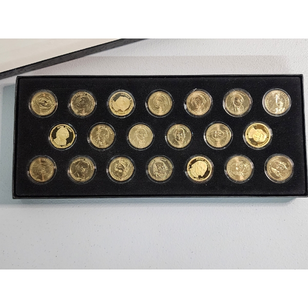 Set of 20 Presidential Dollar Gold-Tone Coins 
