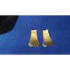 Image 10 : 14K Gold Leaf Carved Stud Back Earrings & 14K Gold Ring With Diamonds - Size 3 - Total Weight: 2.6g