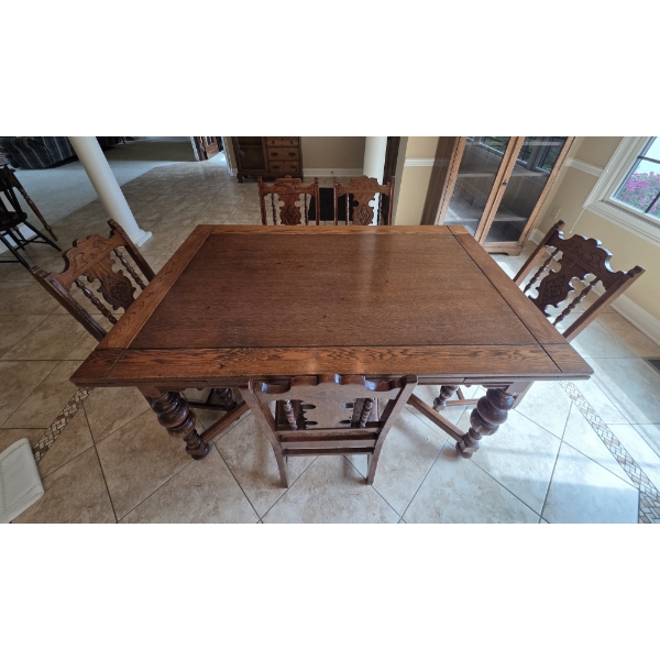 *Pick Up At Mantua Home-No Shipping Available* Exquisite Vintage English Tudor Draw Leaf Table That 