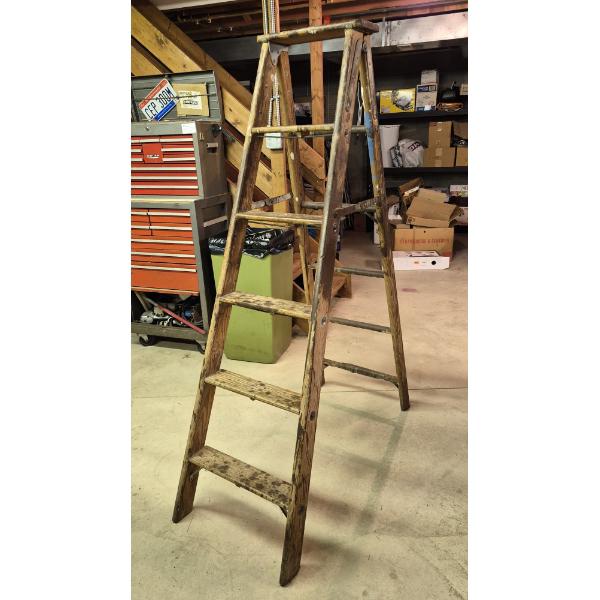 Louisville Home Pickup - 5 FT WOODEN STEP LADDER IN GOOD USED CONDITION - SEE PICS

NOTE:  All items