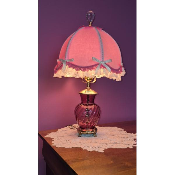 Louisville Home Pickup - 18" FentonTable Lamp With 6 : Ruby Swirl Base - Great Condition