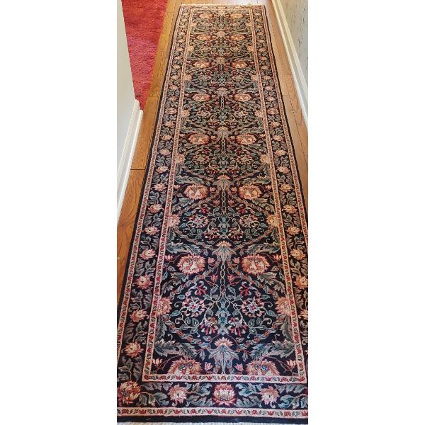Excellent Runner 121" x 30" Fringed Intricate Design & Colorful Carpet In Great Condition
