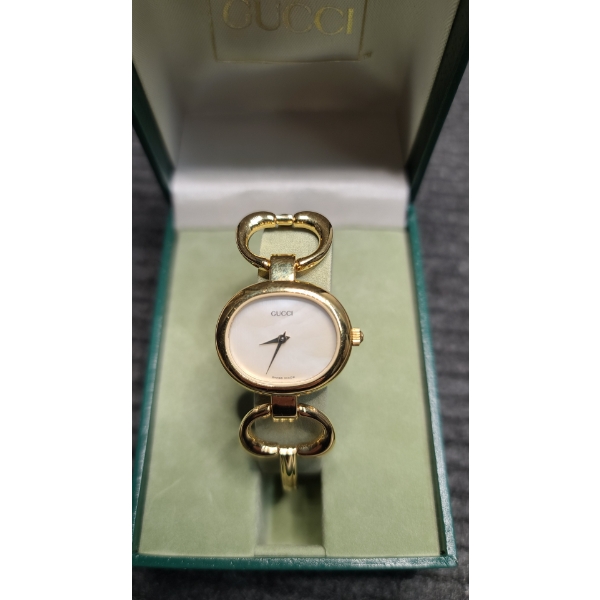 Gucci 1600 Women's Bangle Watch - Believed To Be 18K Gold Plated - 25.3 Grams