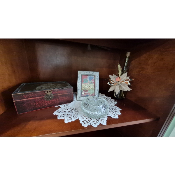 PICKUP IN NORTHFIELD - Contents (3 Pcs) As Shown On Shelf: Hinged Box, Picture Frame & More 