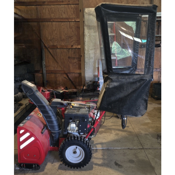Troy-Bilt Storm 2840 28 Snow Blower - Heated Handles and Windshield and Roof - Great Shape