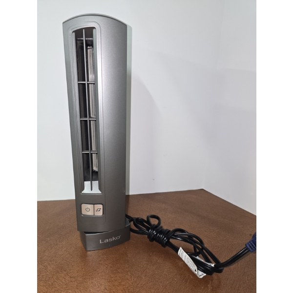 14" Lasko Desk Fan with 2 Speeds and Oscillation Function - Works