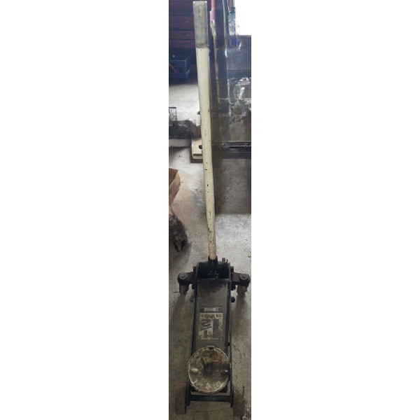 Hydraulic Floor Jack - 1.5 Ton