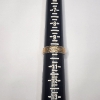 Image 5 : Beautiful Two-Tone 14K Gold Ring with 5 Small Diamonds - Size 10 - Total Weight: 5.3g