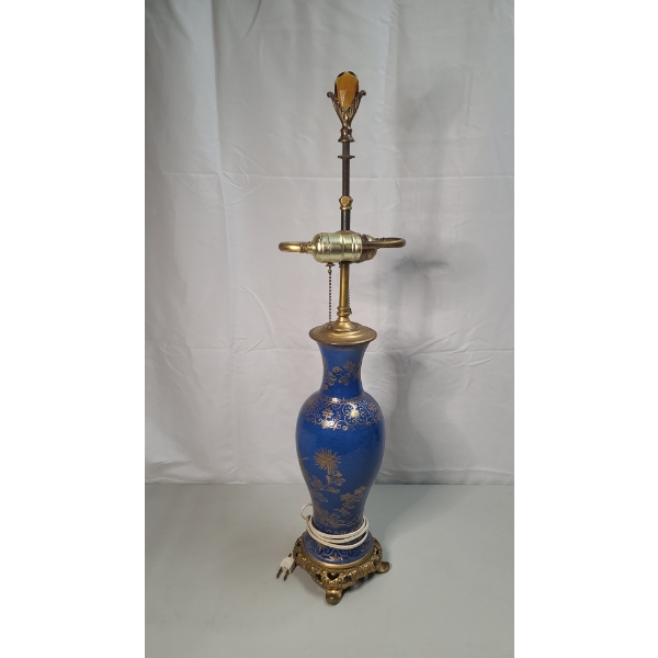 29" H Hand Painted Chinese Powder Blue Gilt Vase Table Lamp  *Tested, Works*