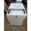 Image 3 : White 18"x23" Lighted Locking Hidden Drawer Table With Keys Excellent Condition!