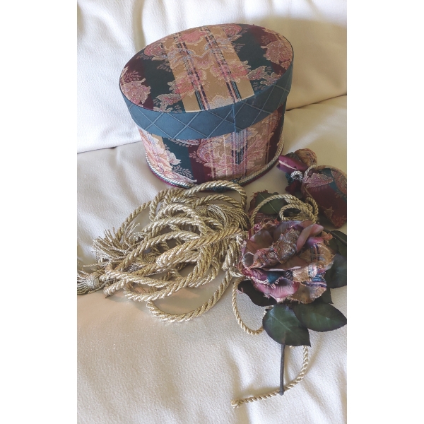 As Pictured Small Lidded Storage Box With Gold Tasselled Rope & Misc Items - See Pics