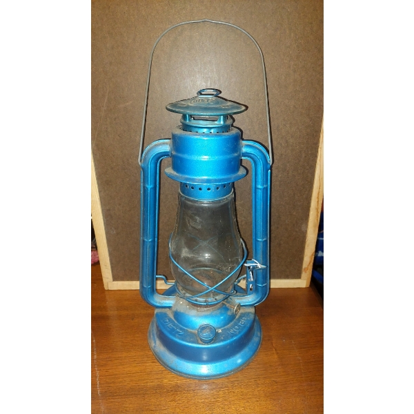 Antique Dietz #80 "BLIZZARD" Lantern - Fully Intact In Exc Condition 16" Tall - Original Dietz Globe