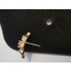 Image 4 : 14K Yellow Gold Emerald Gemstone Stud Earrings TW: 2.1g