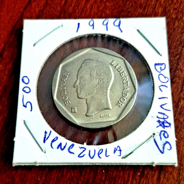 UNCIRCULATED VENEZUELA 1999 500 BOLIVARES COIN IN HOLDER - SEE PICS