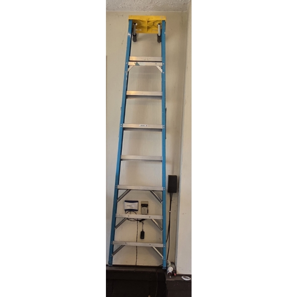 Louisville Home Pickup - Like New WERNER 8 ft Fiberglass Folding Step Ladder - See Pics