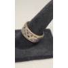 Image 2 : Vintage 14K Gold Two-Tone Ring With Open Work Filigree Design - Size 7.5 - Weight: 6.5g