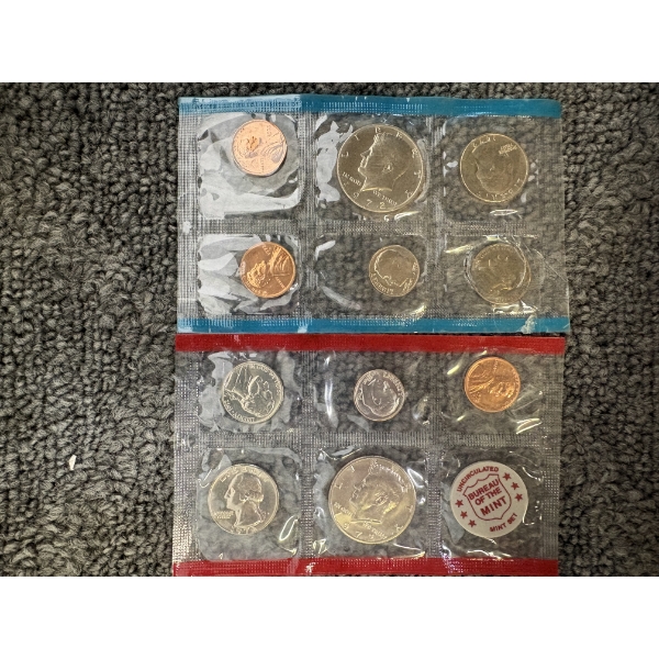 Official 1972 United States Mint Uncirculated Coin Set in its Original Government Packaging