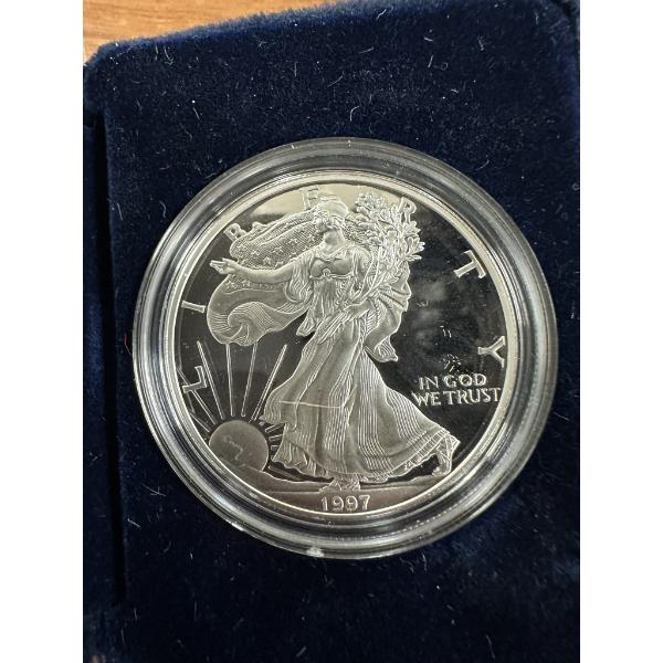 1997-P Proof American Silver Eagle with U.S. Mint Display Case