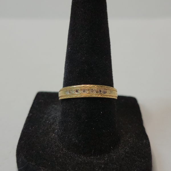 10K Yellow Gold Ring - Size 7 - TW: 1.6g