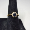 Image 2 : Beautiful 14K Yellow Gold Ring with Onyx Center Stone - Size 5.5 - Total Weight: 2.0g