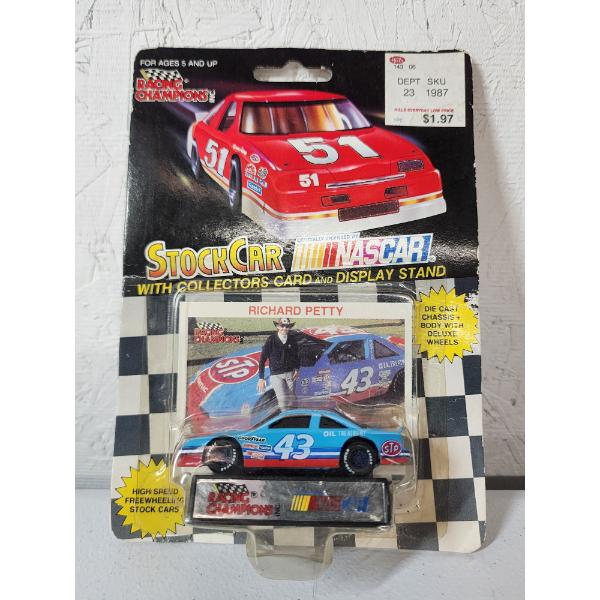1991 Racing Champions Richard Petty #43 STP Nascar 1:64 Scale Diecast Car in Sealed Package