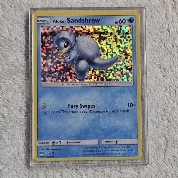 Alolan Sandshrew 4/12 Holo Pokémon Trading Card