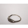 Image 2 : Beautiful 14K White Gold Ring - Size 6.5 - Total Weight: 1.9g