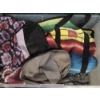 Image 2 : Storage Tote With Towels And Reusable Tote Bags
