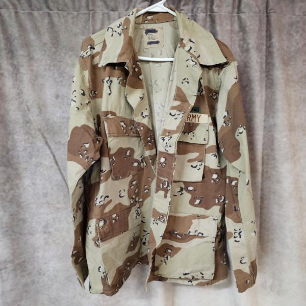 A Vintage United States Army Desert Battle Dress Uniform Chocolate Chip Camouflage Combat Jacket