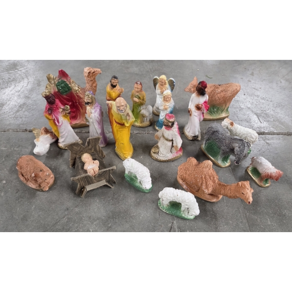 Unique Unmarked Vintage Nativity/Holy Family Figurines Made Of Ceramic 